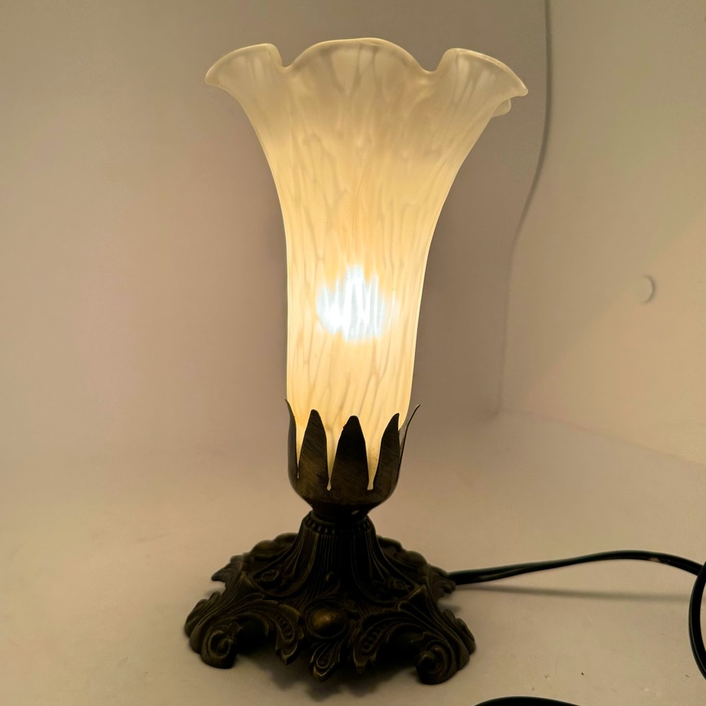 Vintage Mini Table Lamp~Tiffany Style